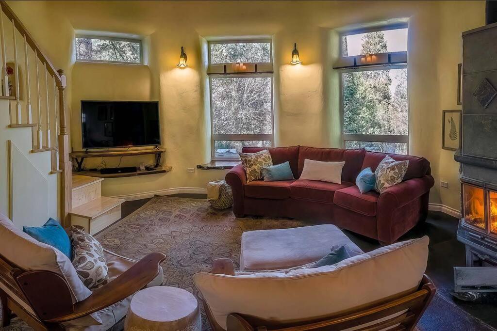 European Style Straw Bale Retreat Villa Ashland Exterior photo