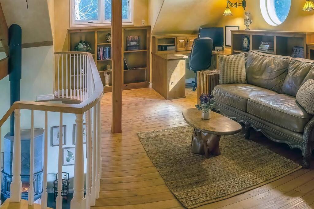 European Style Straw Bale Retreat Villa Ashland Exterior photo